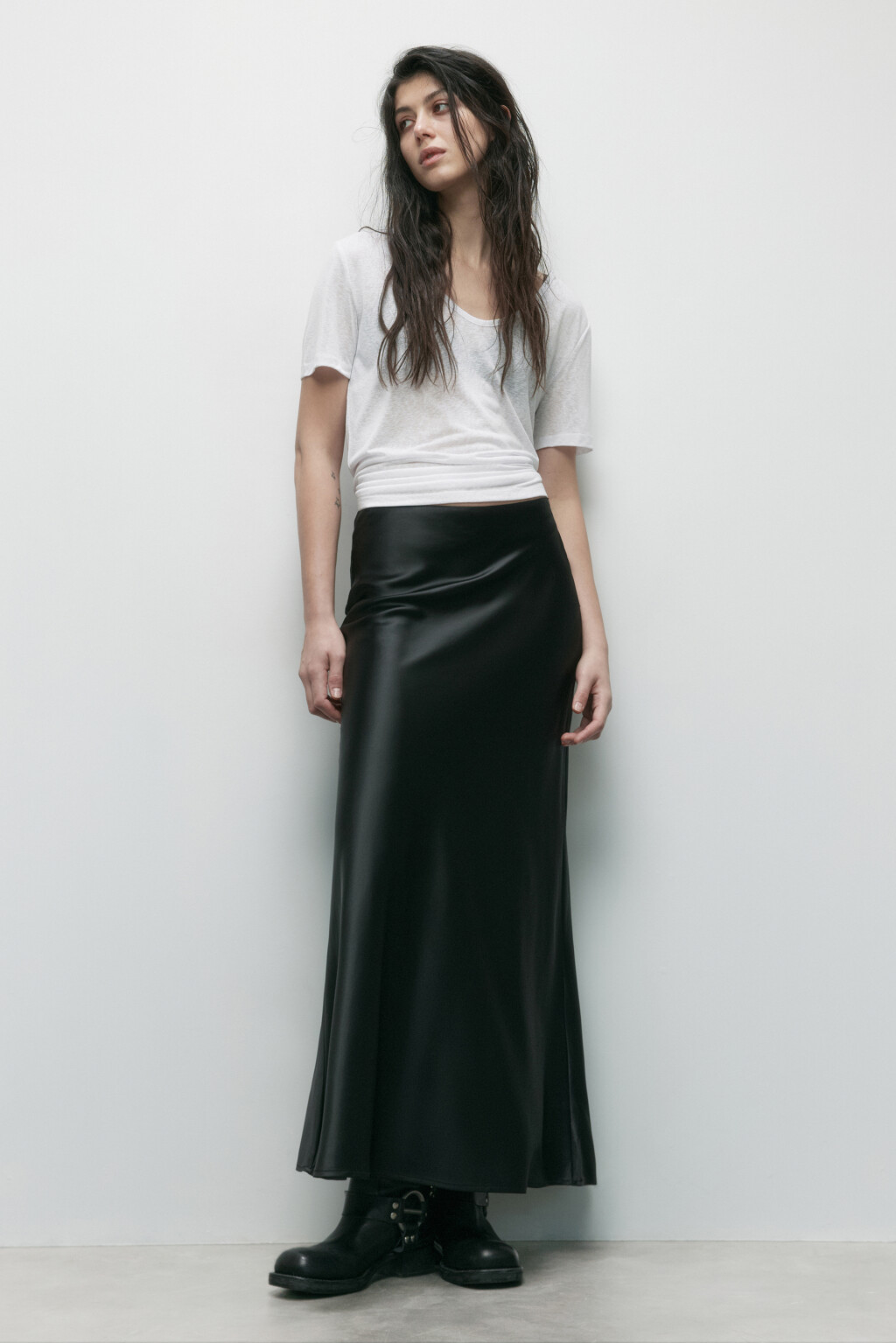 Юбка-трапеция макси атласная - цвет черный - 5