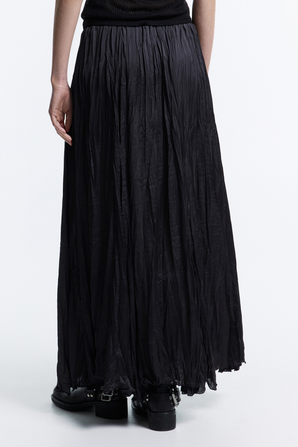 Юбка-трапеция макси из жатой атласной ткани - цвет серый - 4