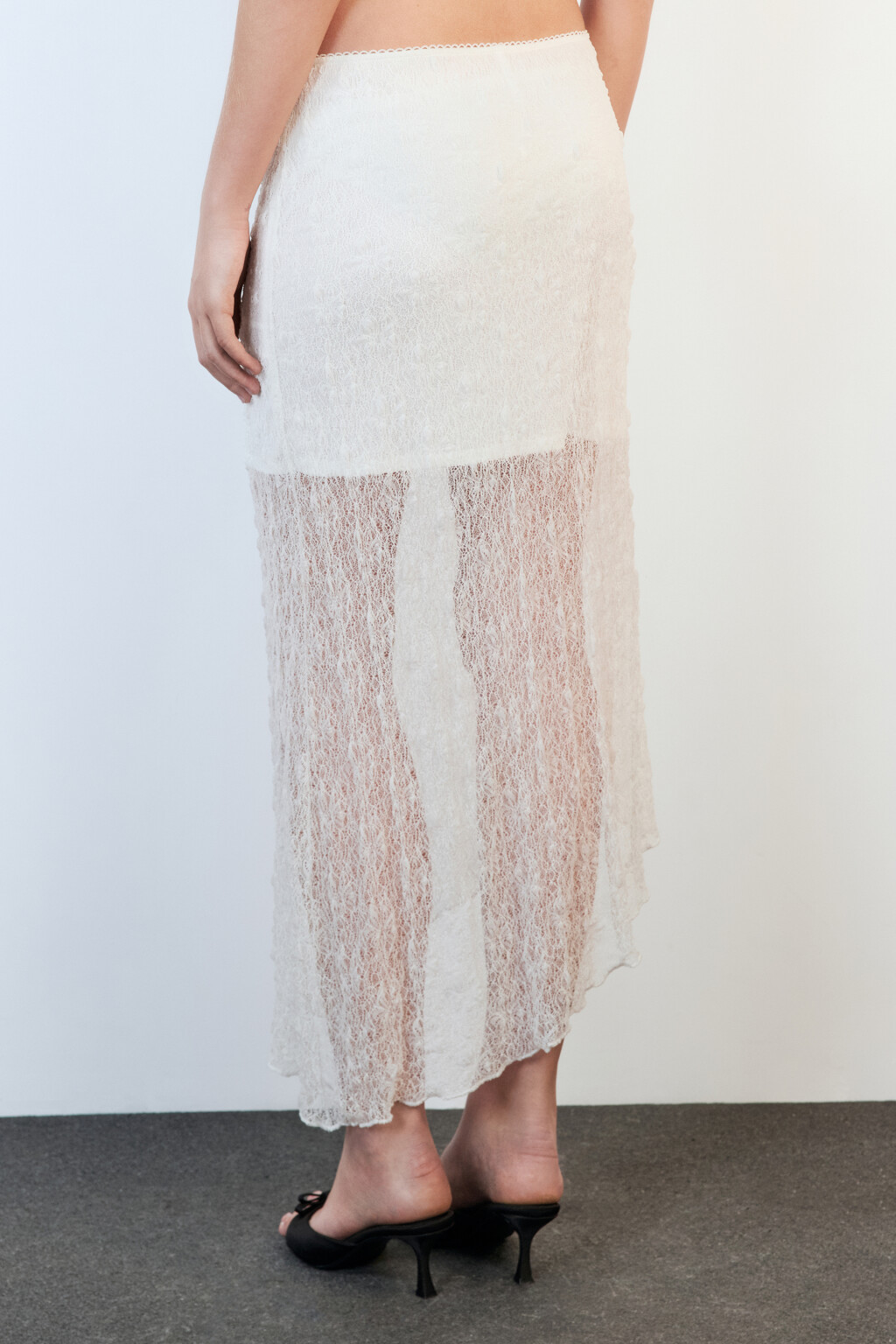 Юбка миди кружевная с асимметричным низом - цвет бежевый - 4