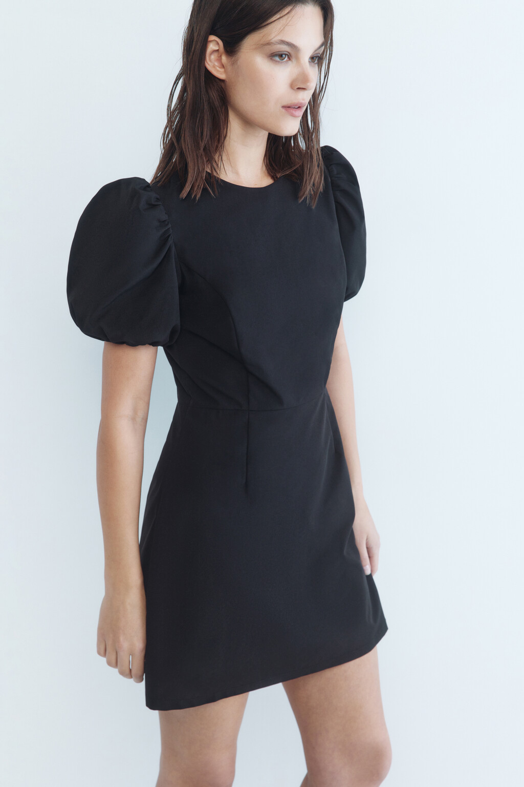 Платье мини с рукавами-фонариками - цвет черный - 1