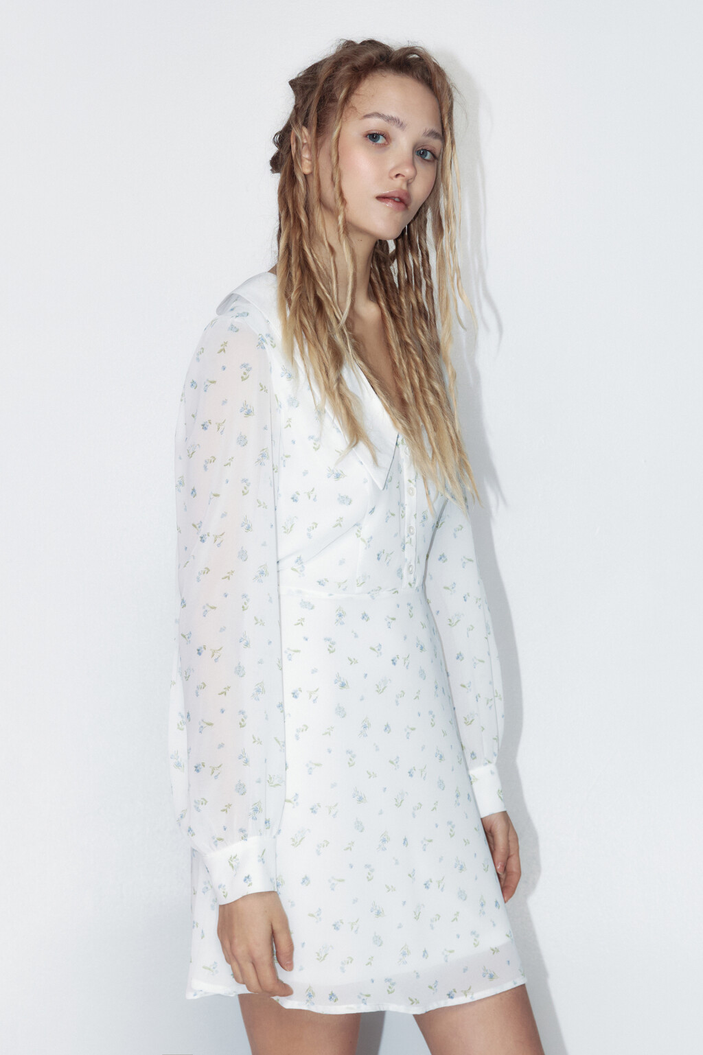 Платье шифоновое с белым воротничком - цвет голубой - 4