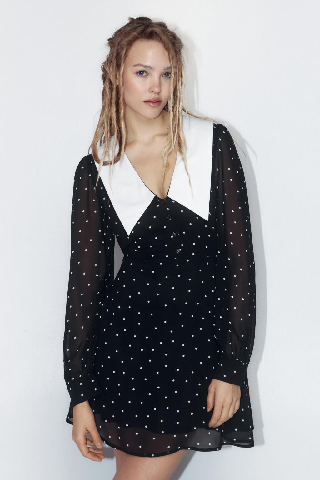 Платье шифоновое с белым воротничком - цвет черный - 1