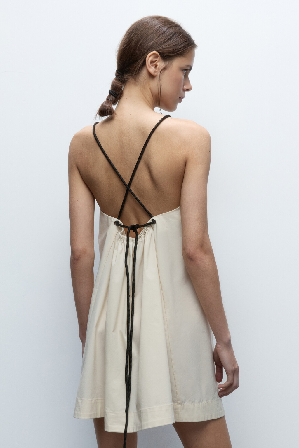 Платье-трапеция с открытой спинкой - цвет бежевый - 5