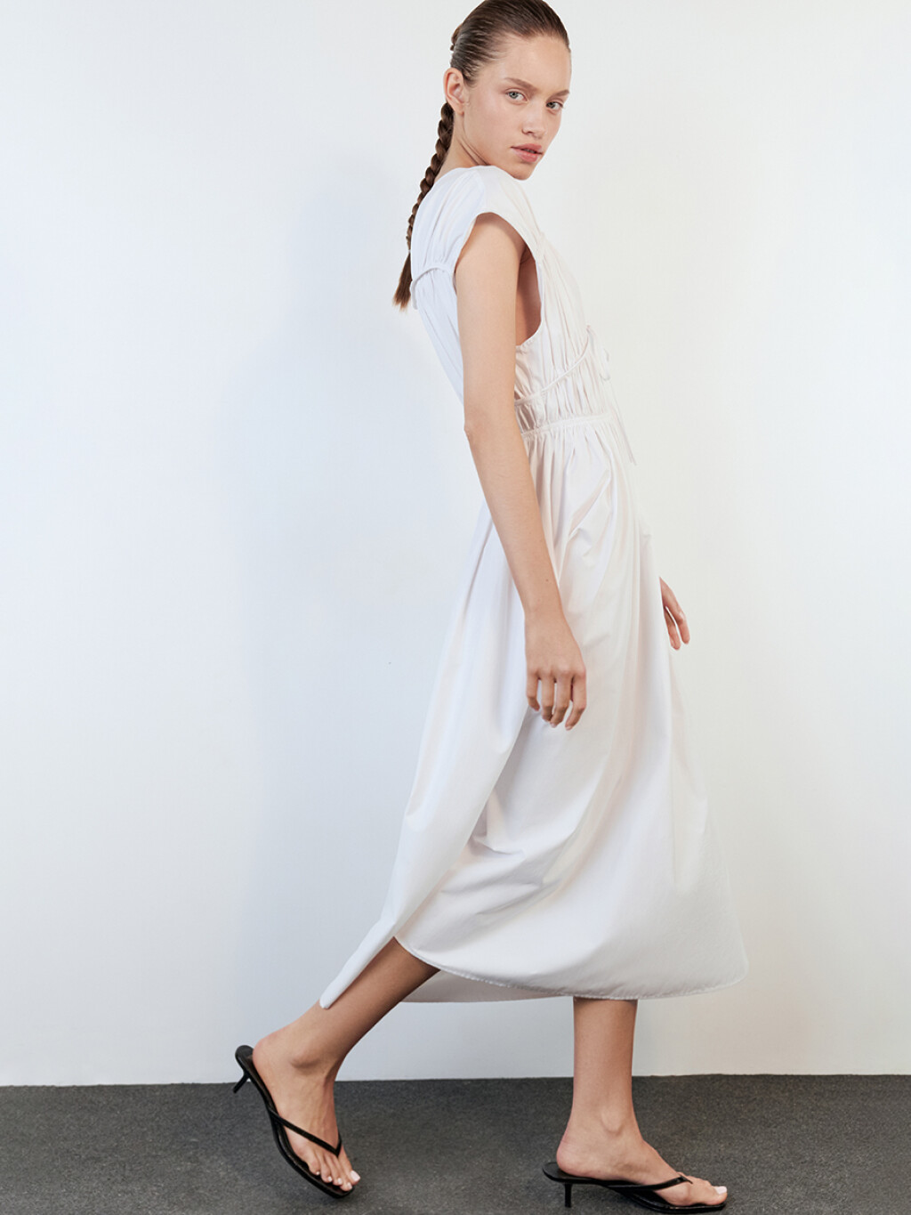 Платье-сарафан миди приталенное с завязками - цвет белый - 1