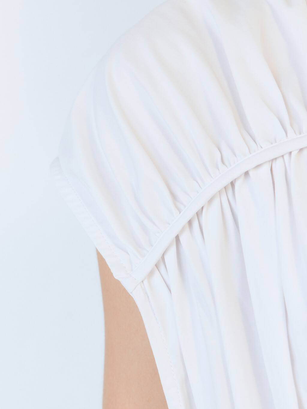 Платье-сарафан миди приталенное с завязками - цвет белый - 7