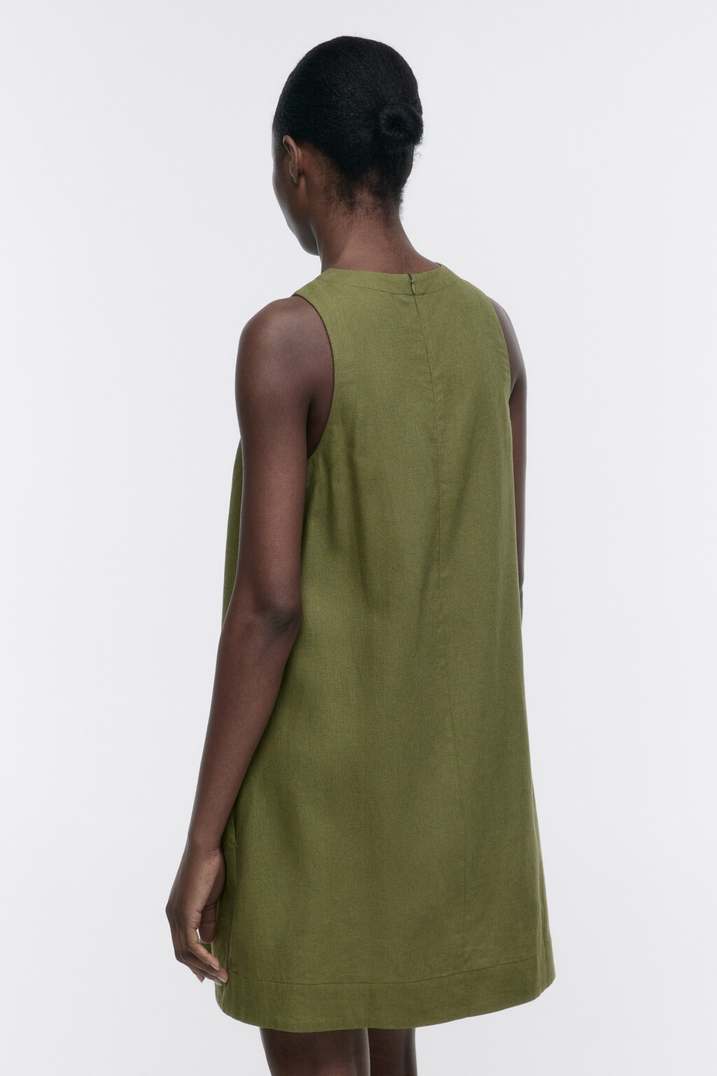 Платье А-силуэта мини льняное - цвет зеленый - 4