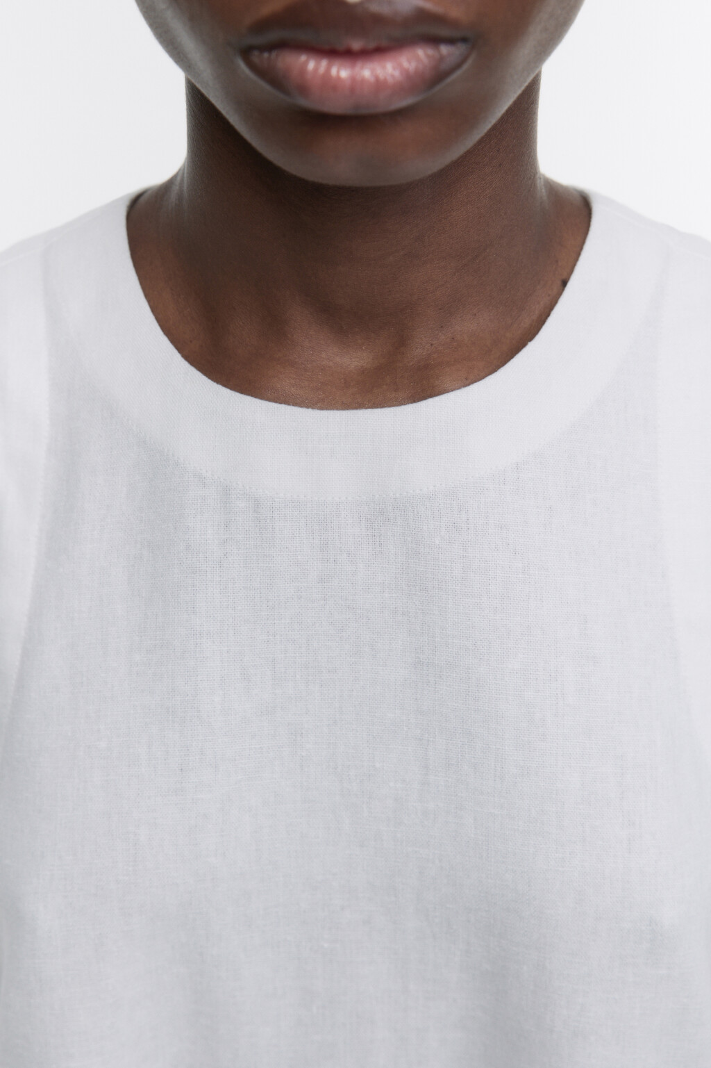 Платье А-силуэта мини льняное - цвет белый - 6