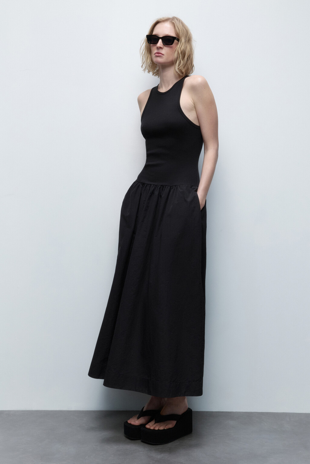 Платье-сарафан с верхом из майки в рубчик - цвет черный - 3