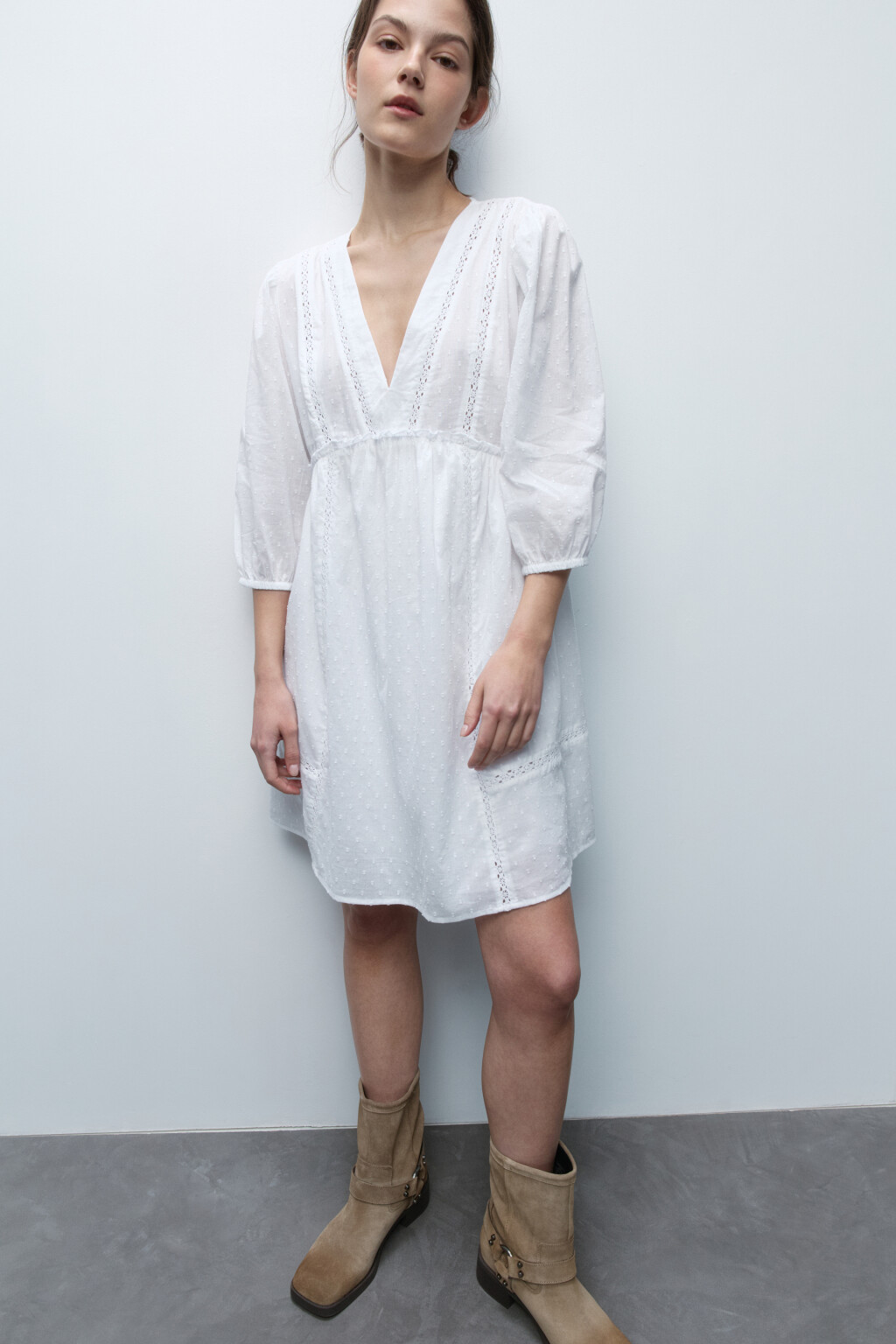 Платье А-силуэта хлопковое с V-вырезом - цвет белый - 1