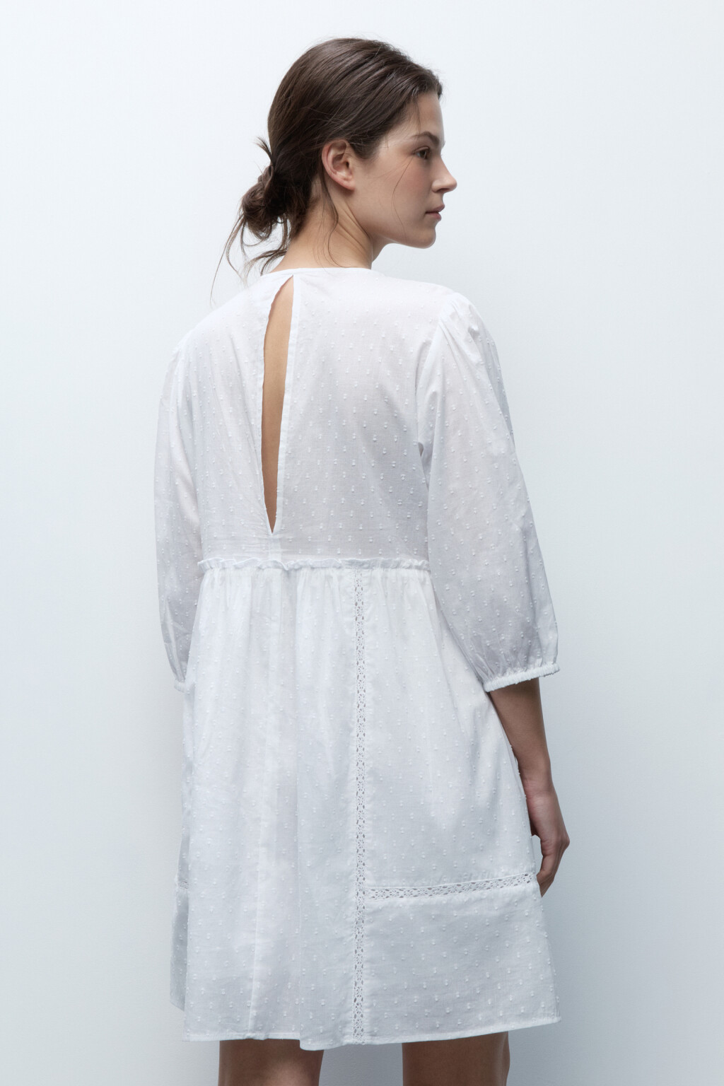 Платье А-силуэта хлопковое с V-вырезом - цвет белый - 4