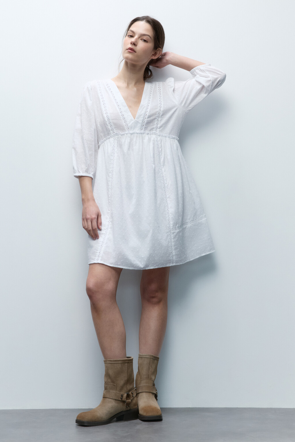 Платье А-силуэта хлопковое с V-вырезом - цвет белый - 5