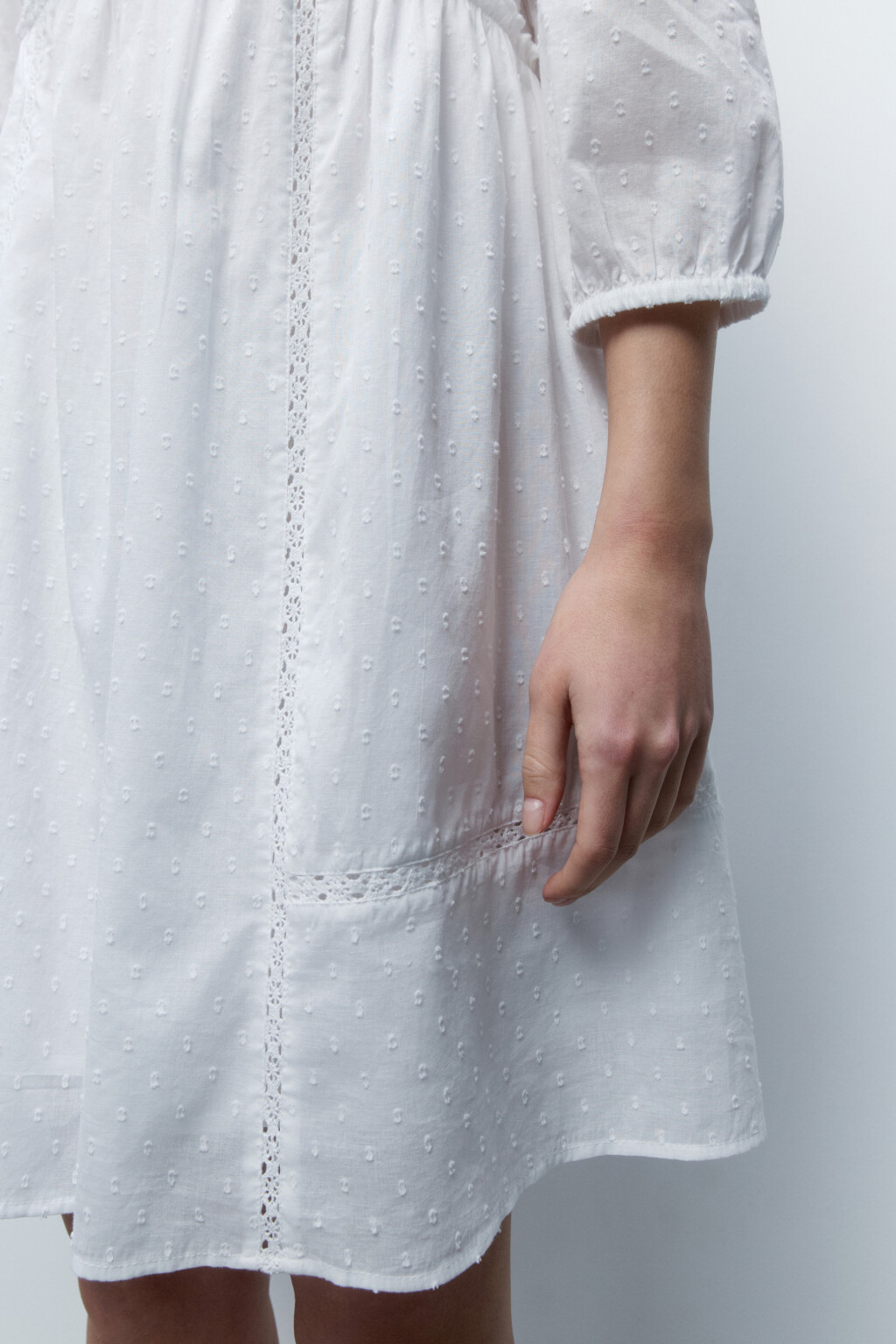 Платье А-силуэта хлопковое с V-вырезом - цвет белый - 7