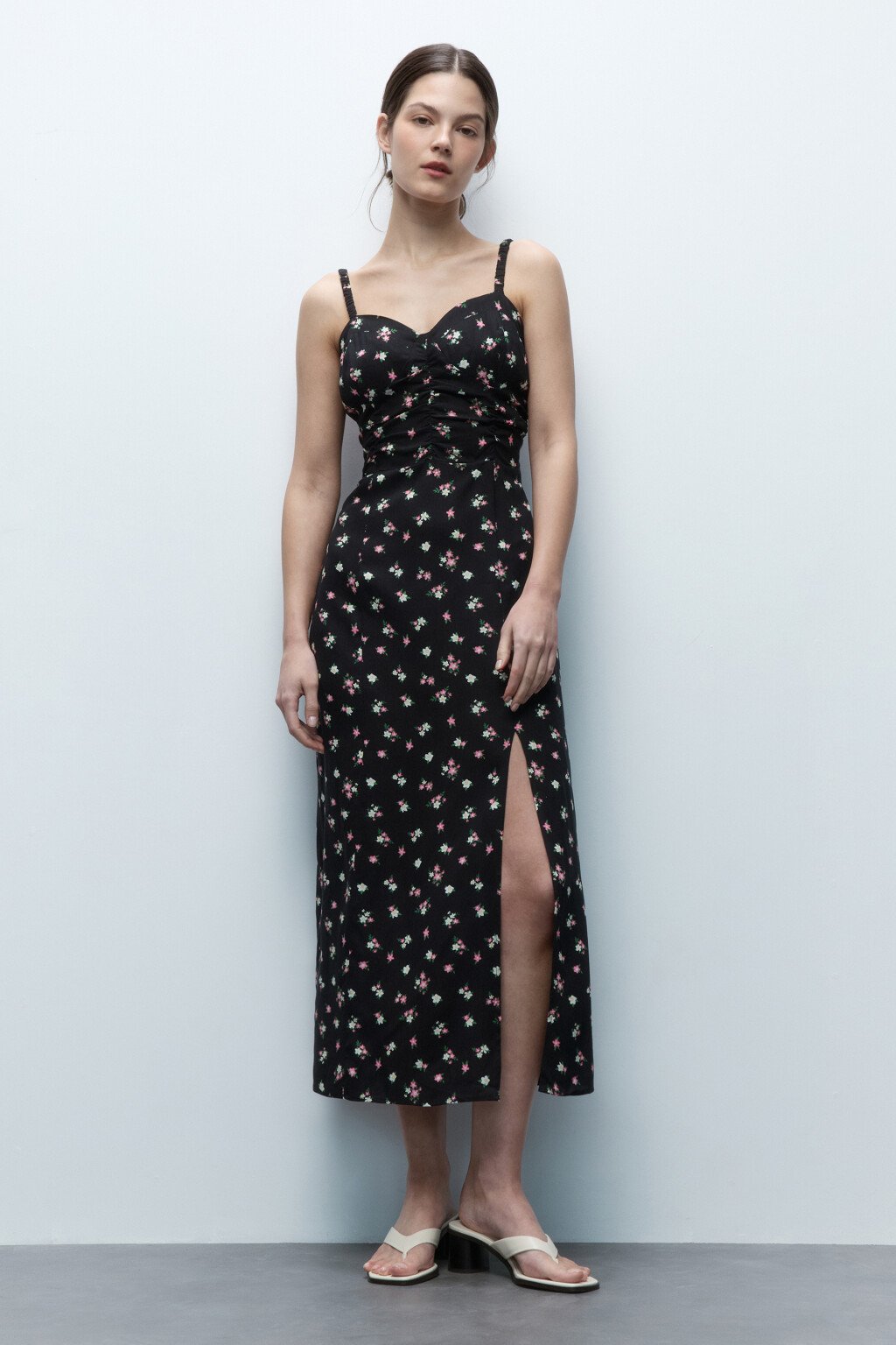 Сарафан миди вискозный с разрезом - цвет черный - 1