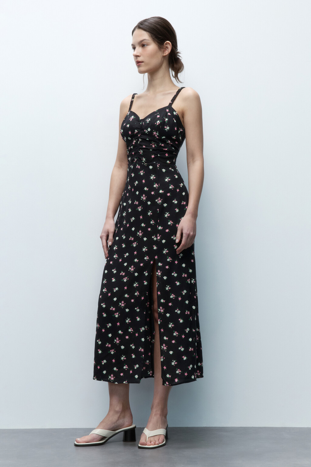 Сарафан миди вискозный с разрезом - цвет черный - 2