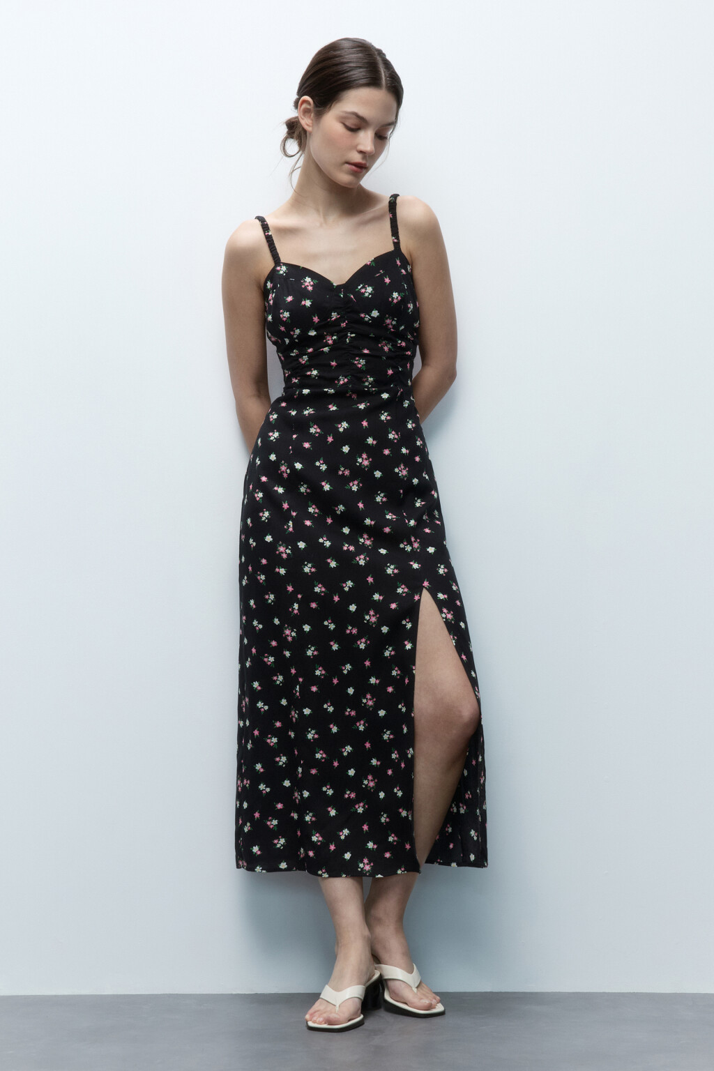 Сарафан миди вискозный с разрезом - цвет черный - 4