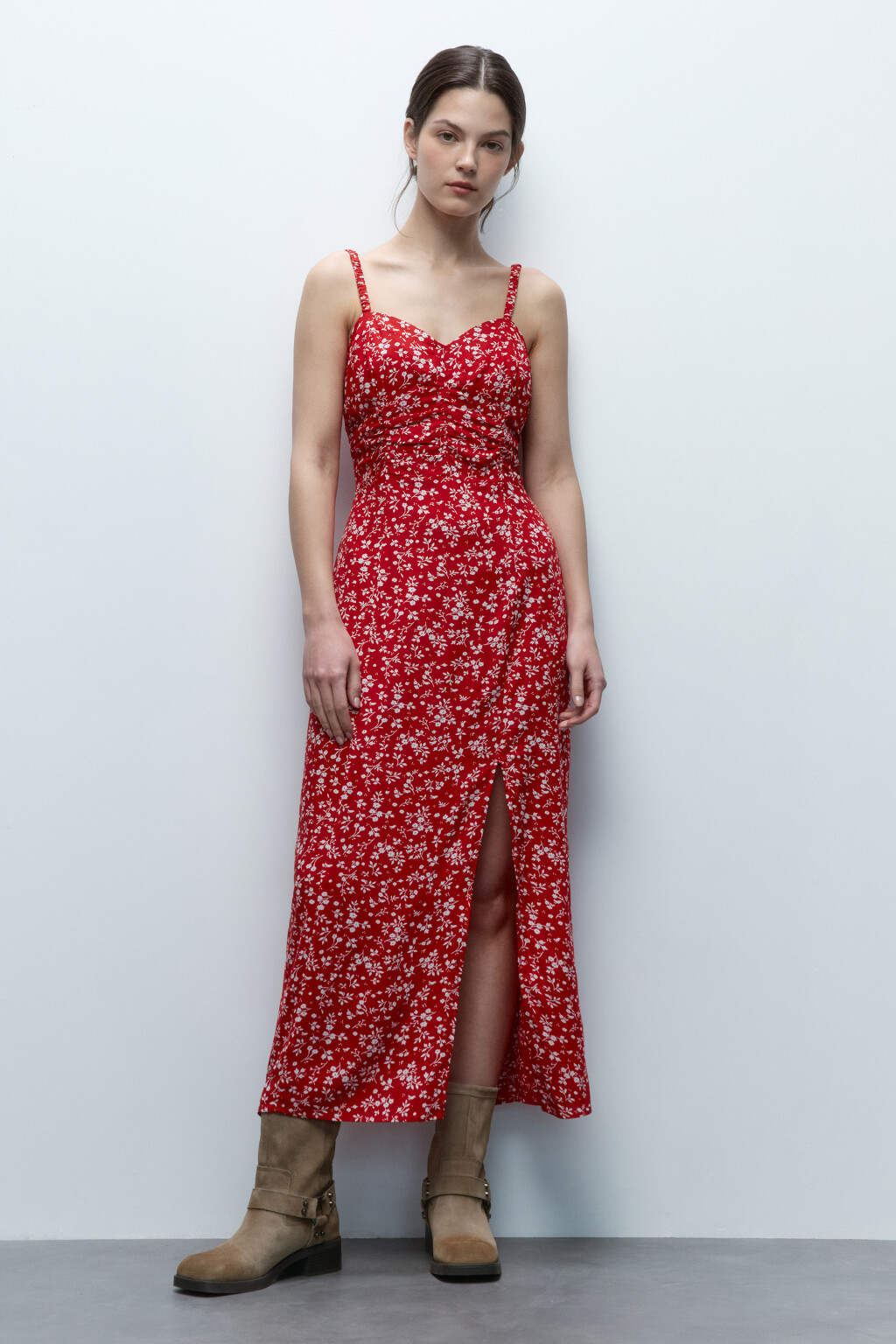 Сарафан миди вискозный с разрезом - цвет красный - 4