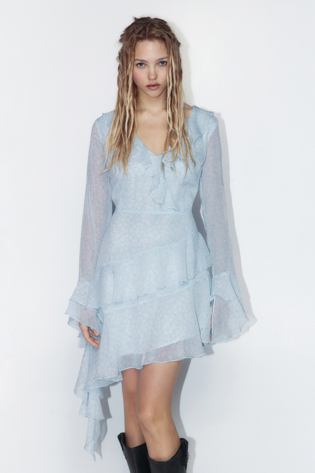 Платье мини шифоновое с воланами - цвет голубой - 2