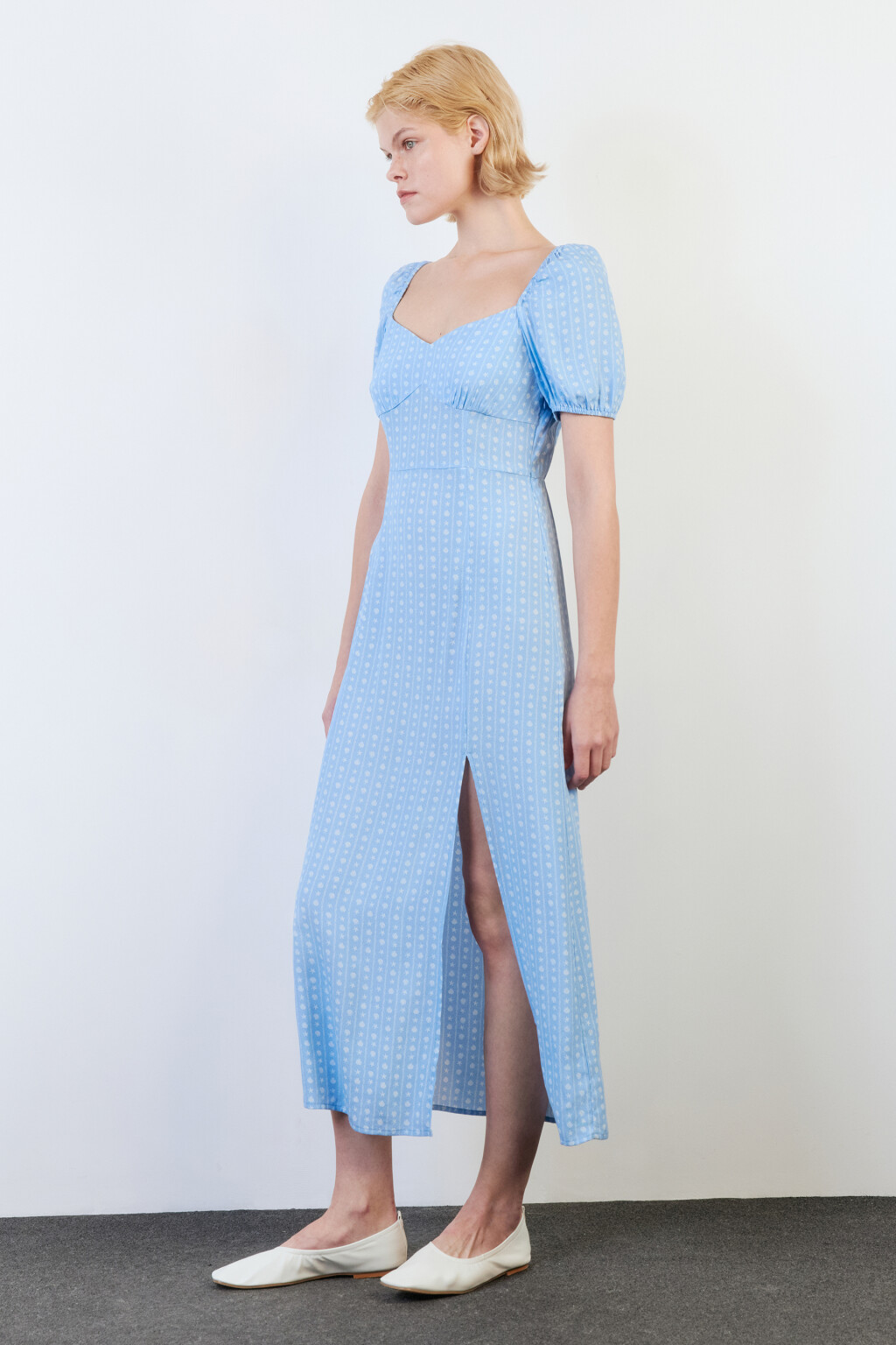 Платье миди вискозное с разрезом и принтом - цвет голубой - 3