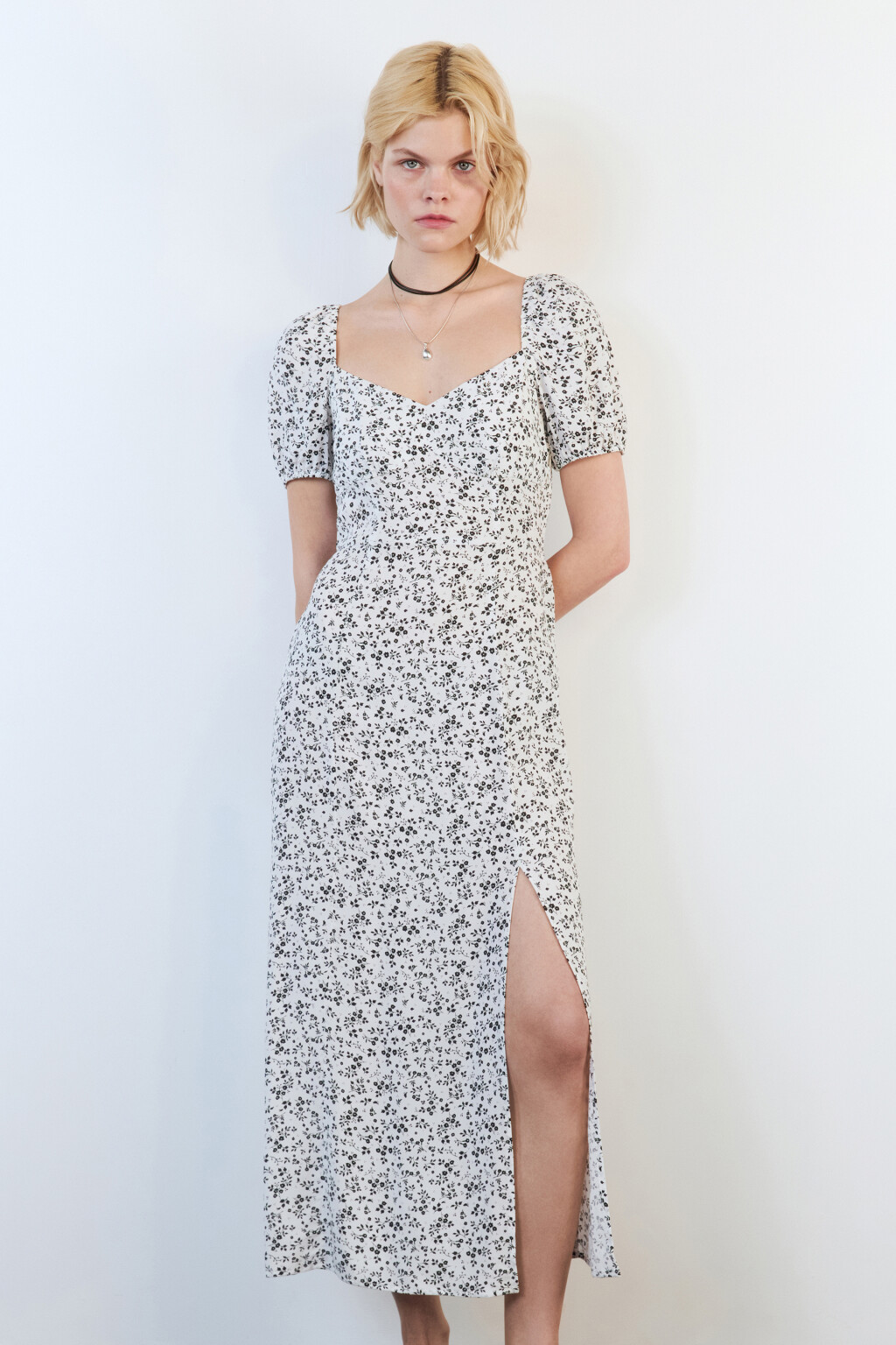 Платье миди вискозное с разрезом и принтом - цвет белый - 8