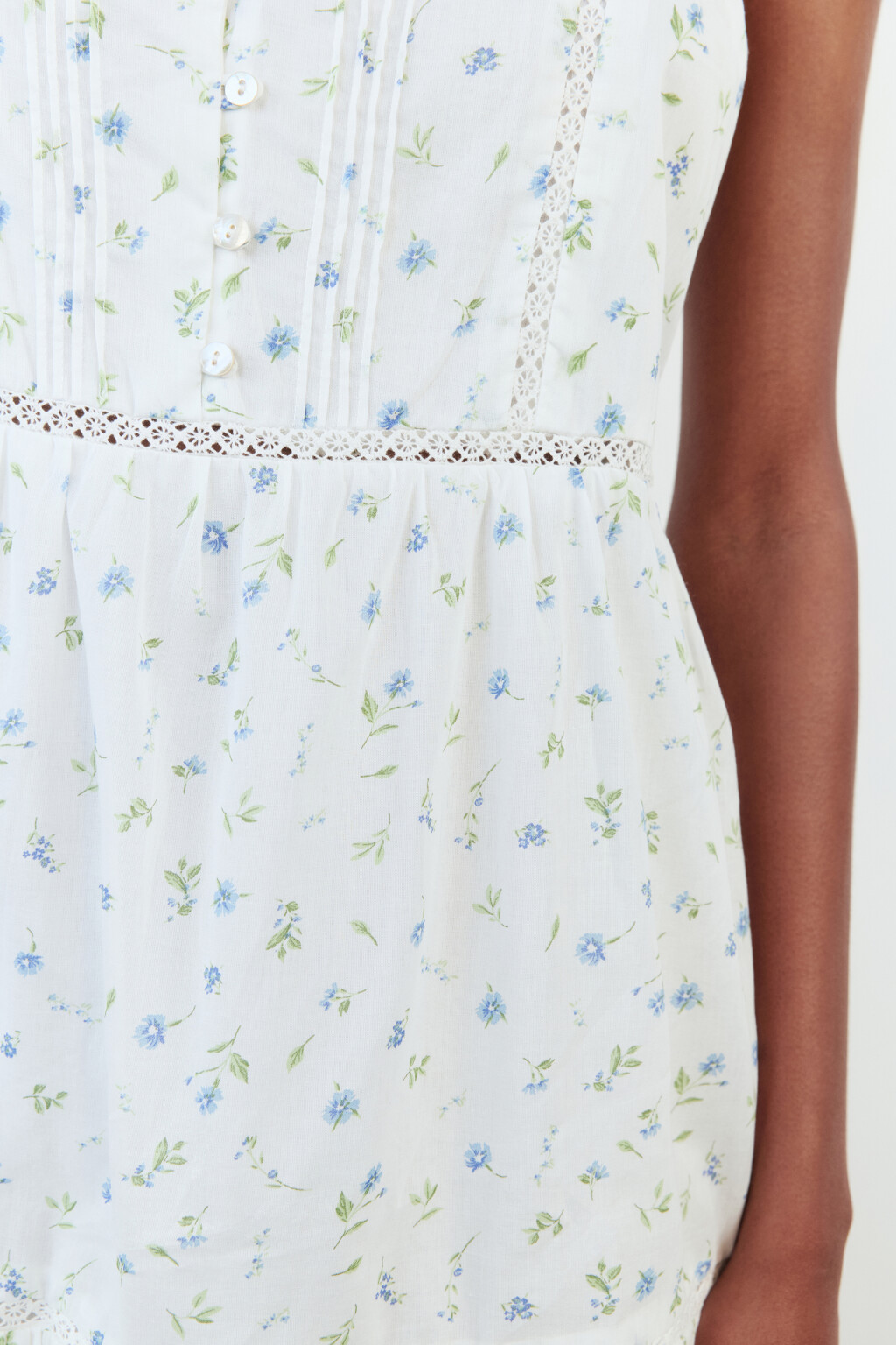 Сарафан-трапеция хлопковый на тонких бретелях - цвет белый - 7