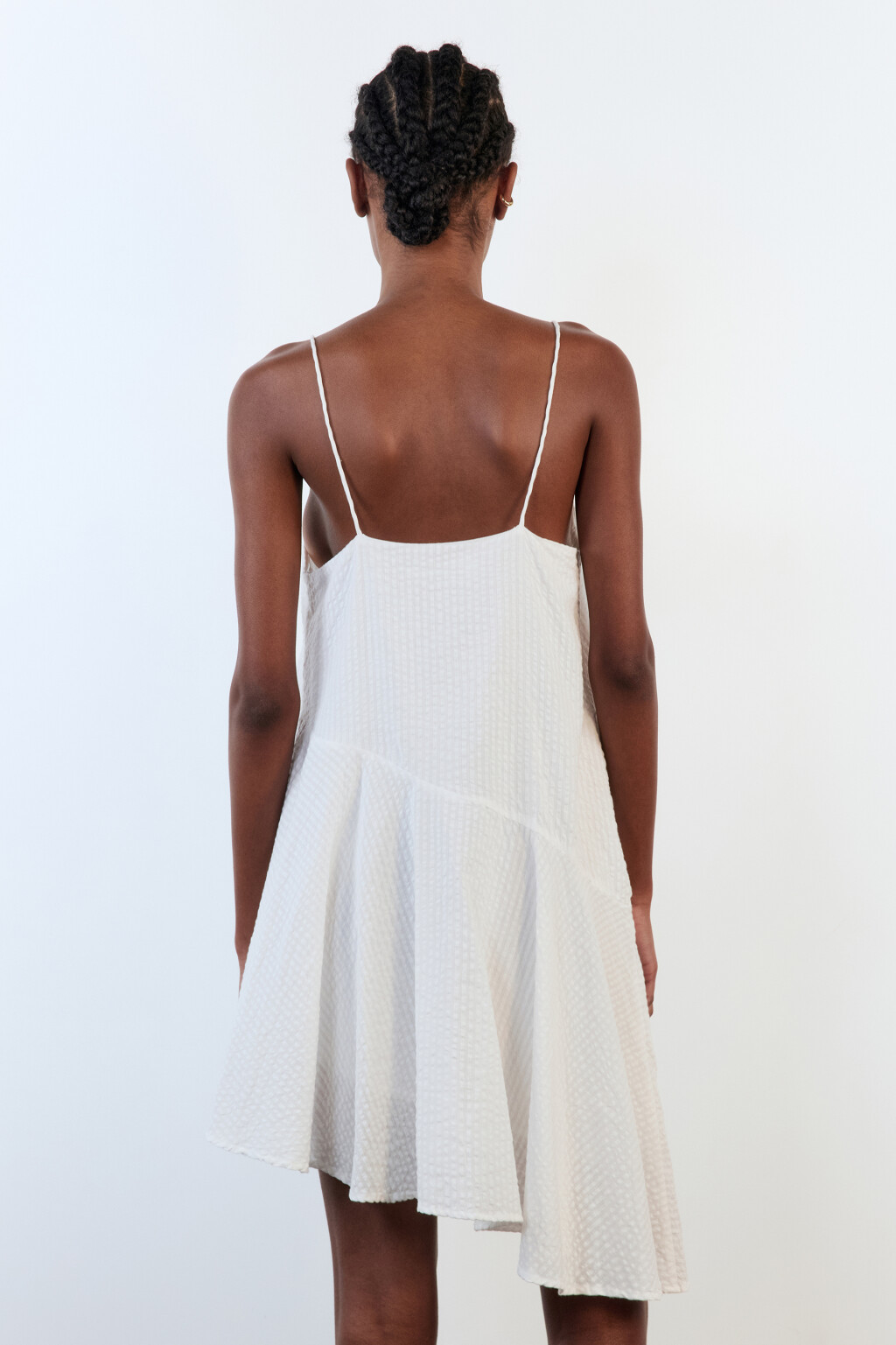 Сарафан-трапеция мини с асимметричной юбкой - цвет белый - 5