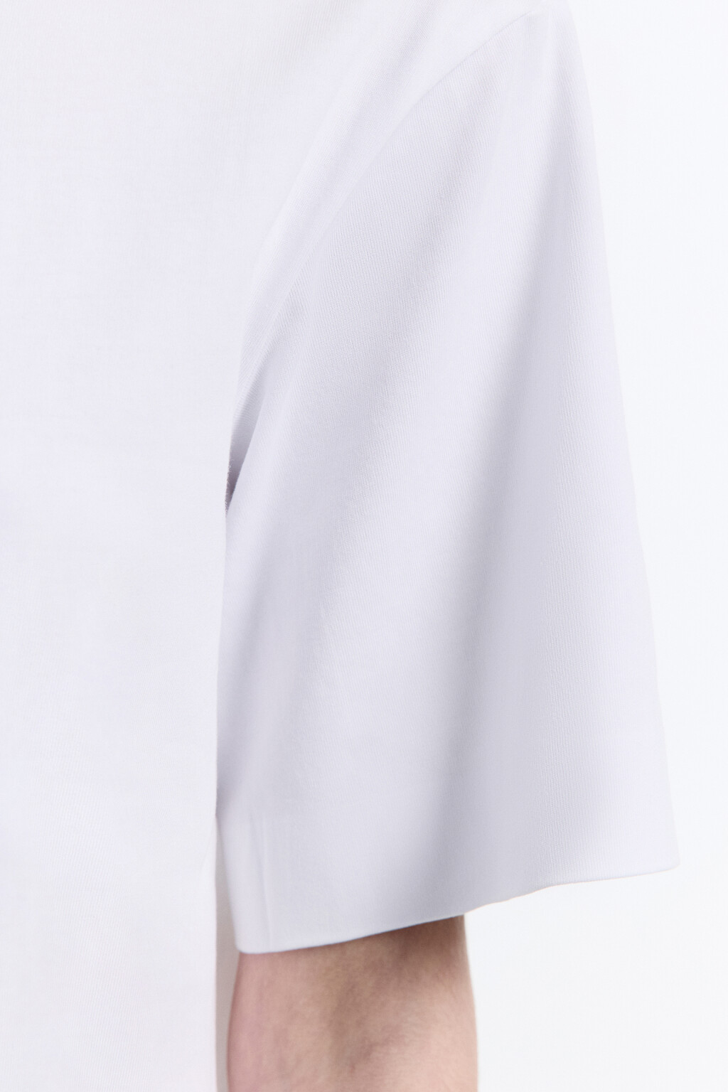 Платье-футболка миди с юбкой из жатой ткани - цвет белый - 7