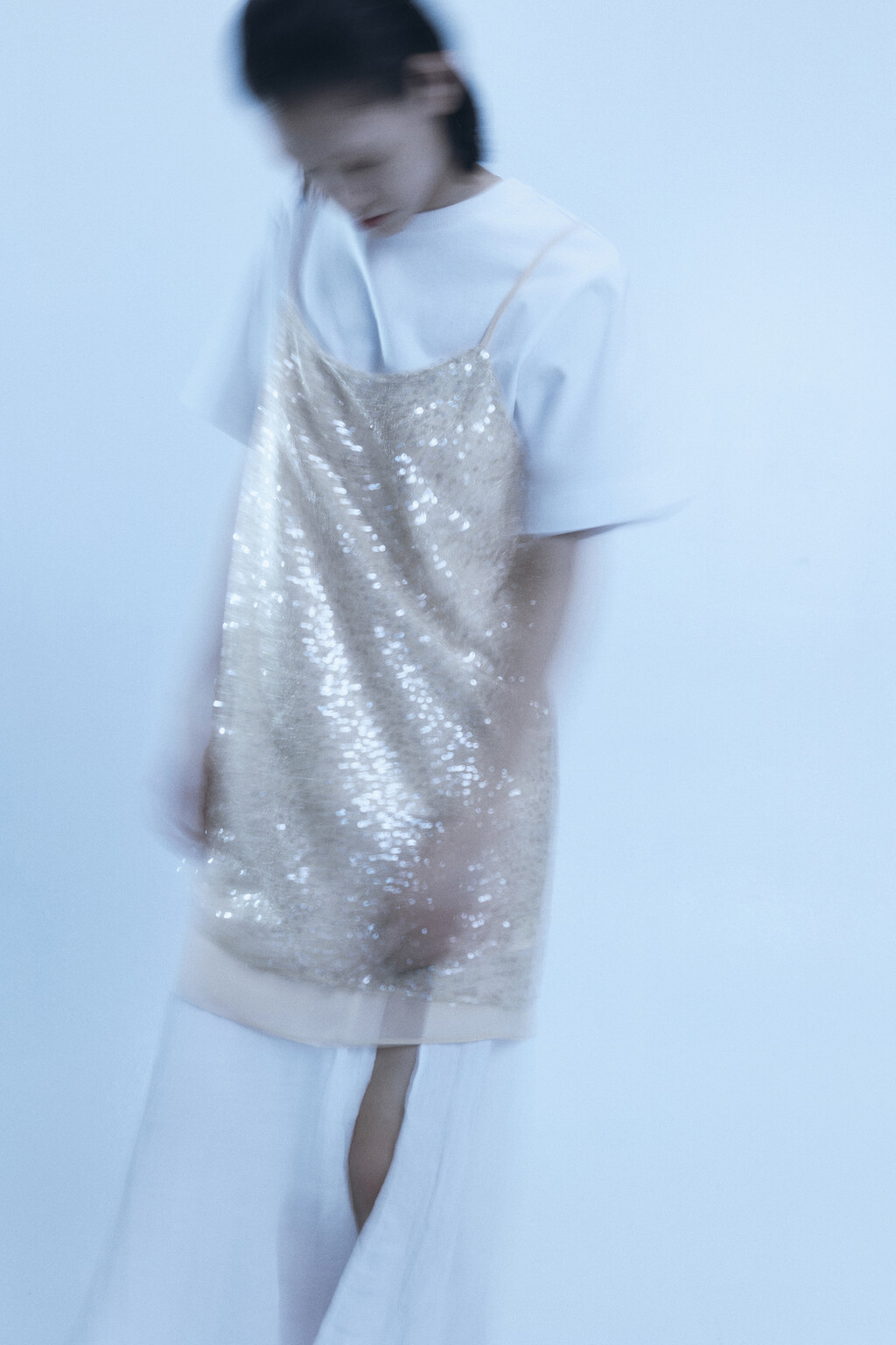 Платье мини шифоновое с пайетками - цвет серый - 2