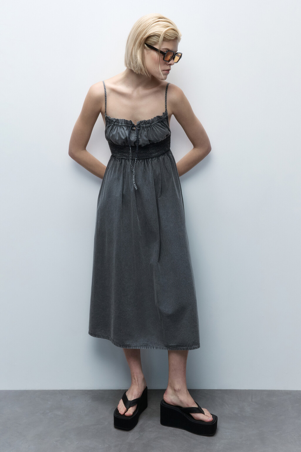 Платье-сарафан миди хлопковое с вареным эффектом - цвет серый - 1
