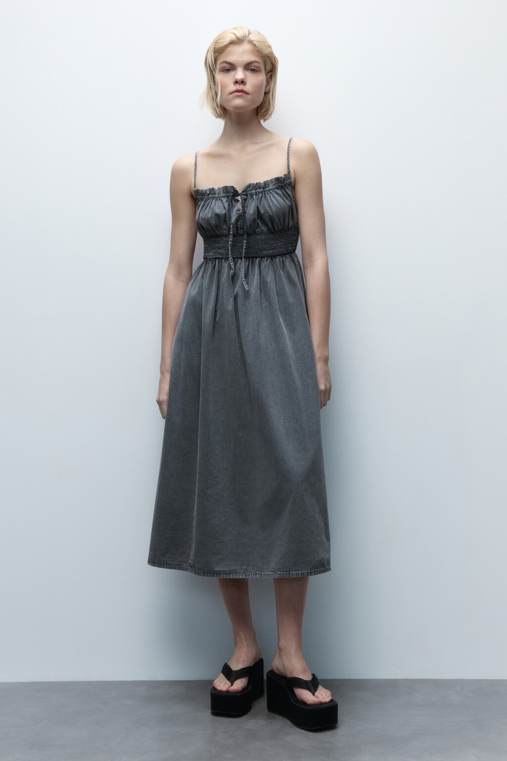 Платье-сарафан миди хлопковое с вареным эффектом - цвет серый - 2
