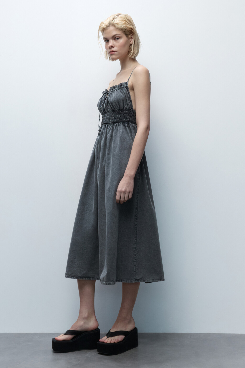 Платье-сарафан миди хлопковое с вареным эффектом - цвет серый - 3