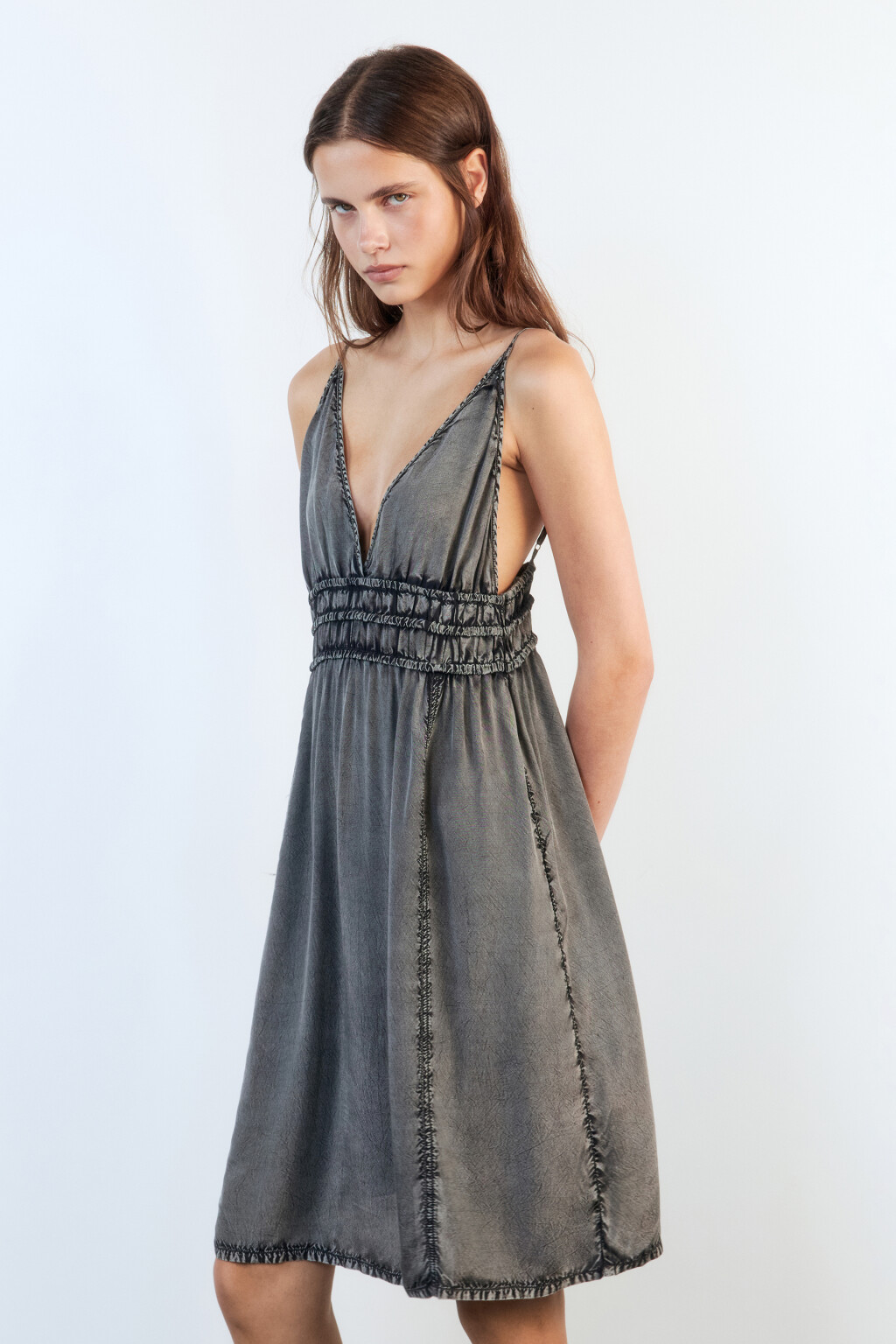 Сарафан мини вискозный с вареным эффектом - цвет серый - 4
