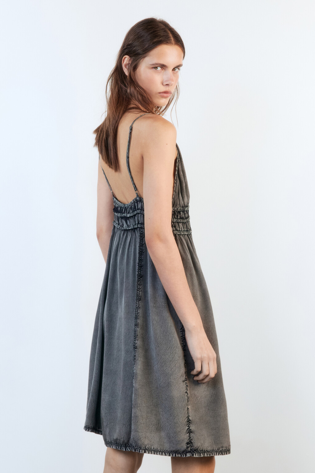 Сарафан мини вискозный с вареным эффектом - цвет серый - 5