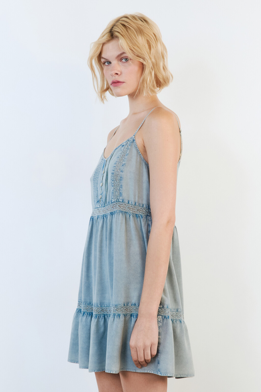 Платье-сарафан мини вискозное с вареным эффектом - цвет голубой - 3