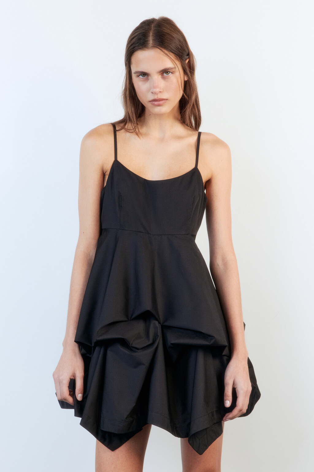 Платье-сарафан мини с пышной юбкой - цвет черный - 3
