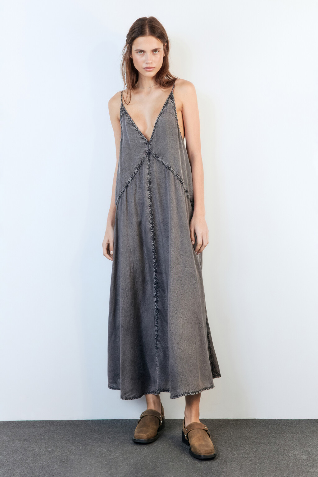 Платье-сарафан миди вискозное с вареным эффектом - цвет серый - 1