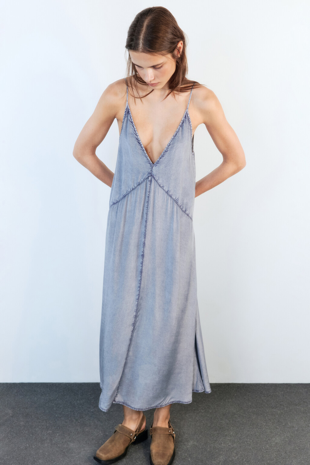 Платье-сарафан миди вискозное с вареным эффектом - цвет сиреневый - 2