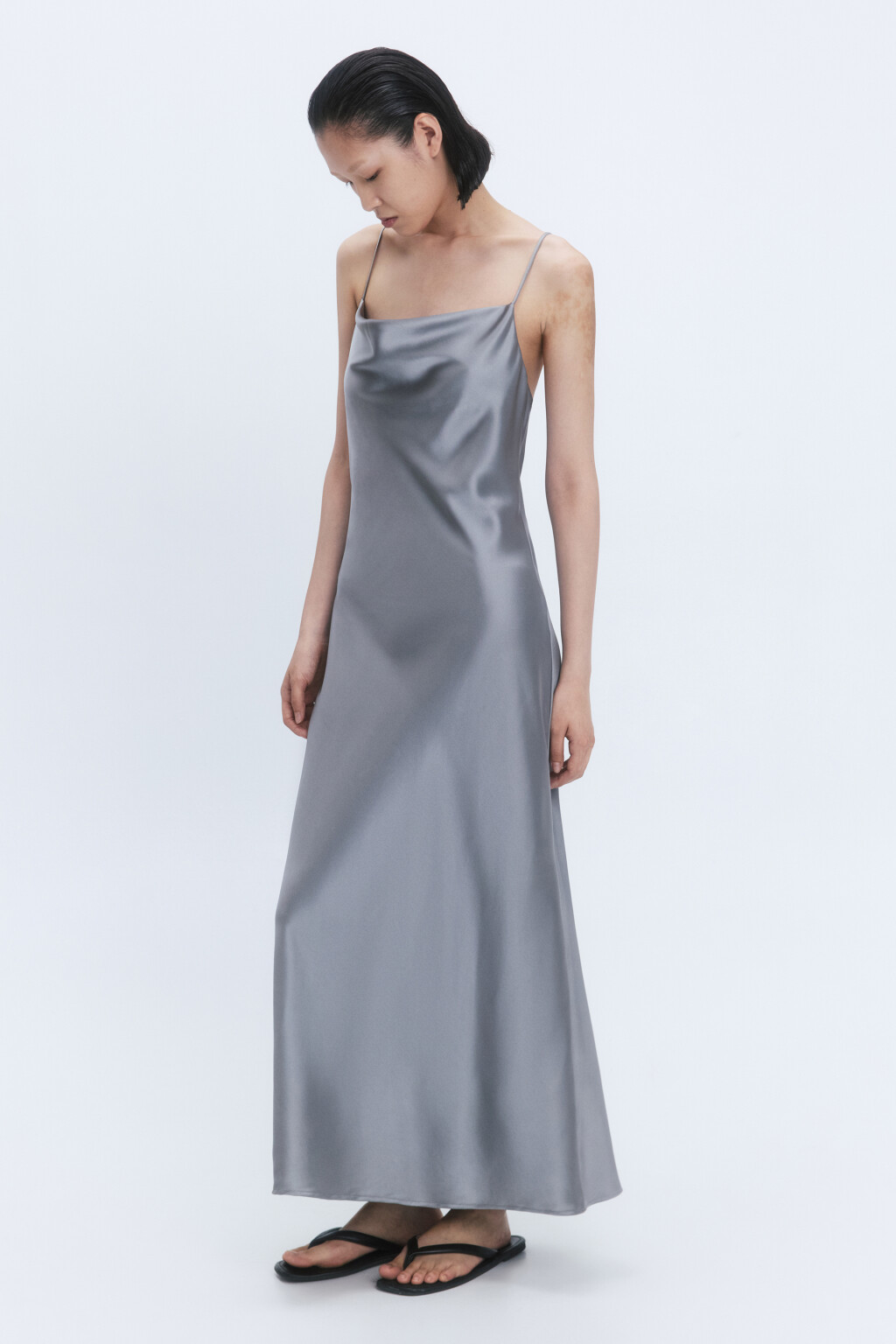Платье-комбинация миди атласное на бретельках - цвет серый - 5