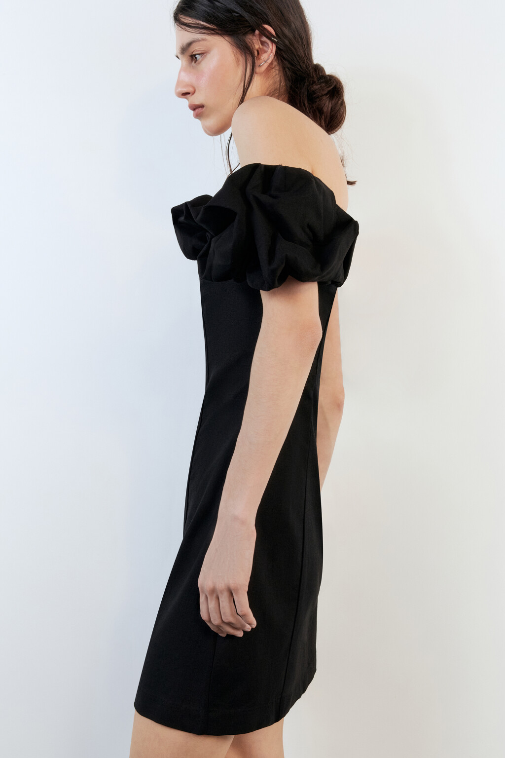 Платье облегающее с корсетом и пышными рукавами - цвет черный - 3