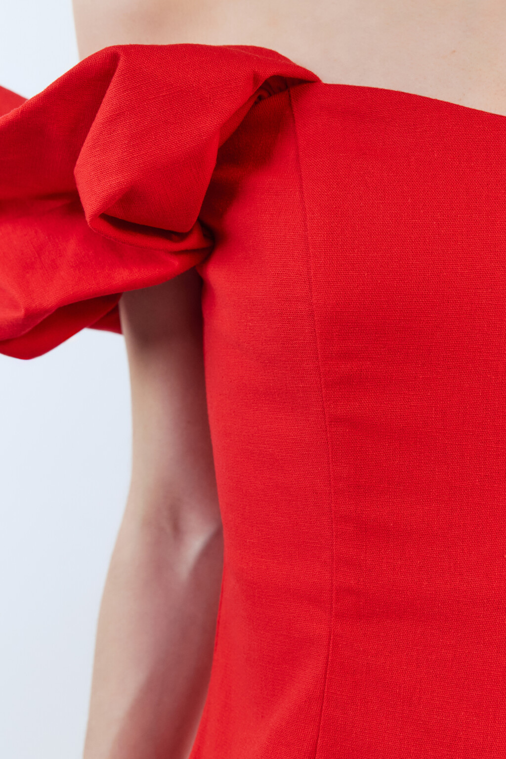 Платье облегающее с корсетом и пышными рукавами - цвет красный - 9