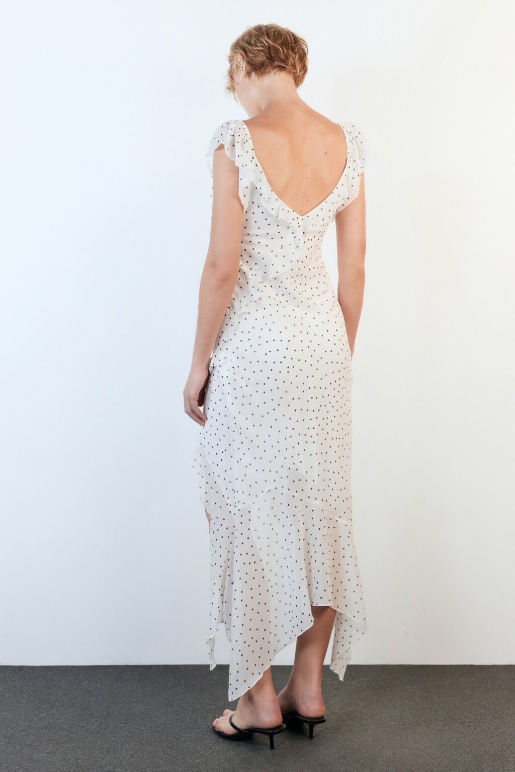 Платье миди шифоновое с асимметричной юбкой - цвет белый - 4