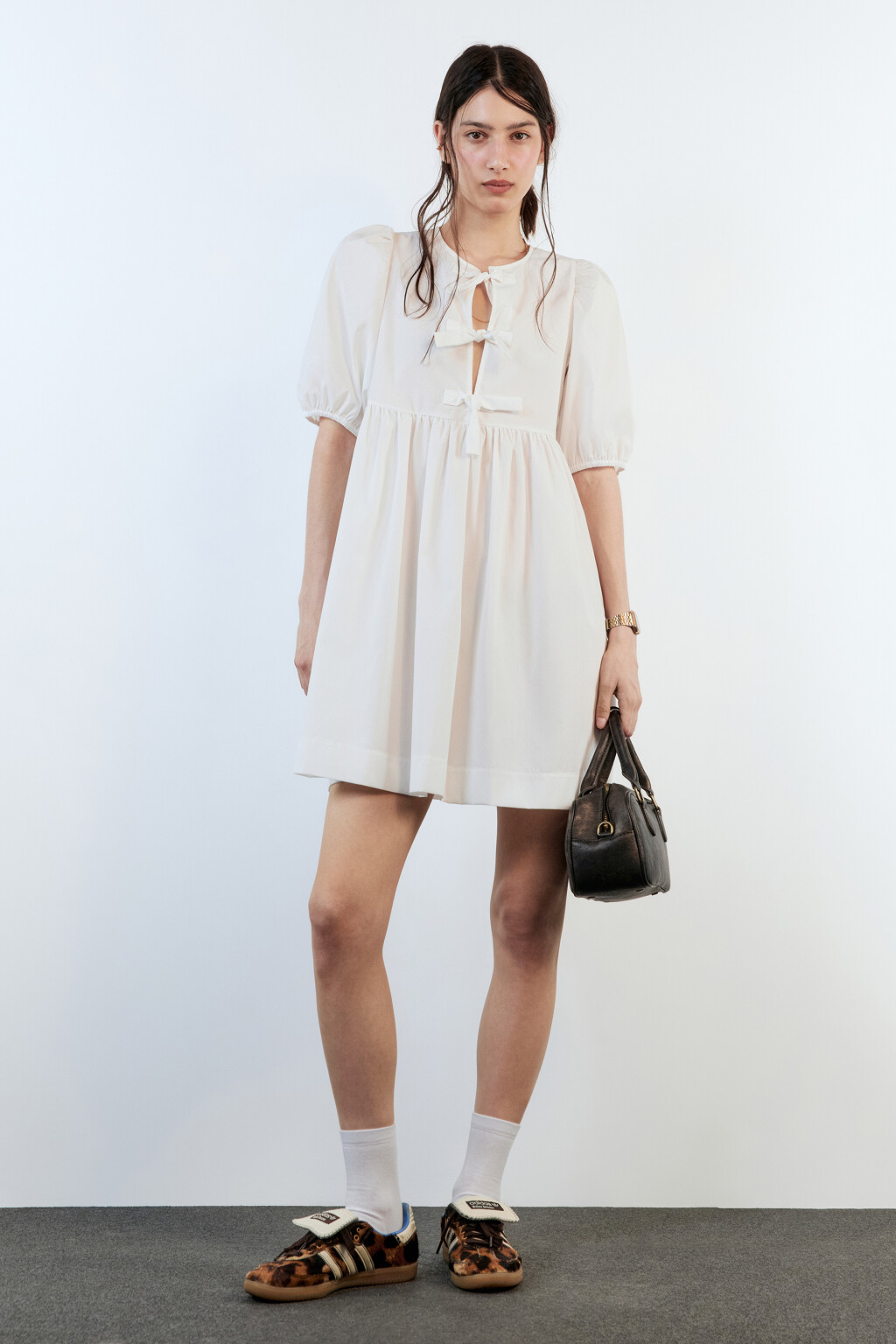 Платье baby-doll с завязками на груди - цвет белый - 6