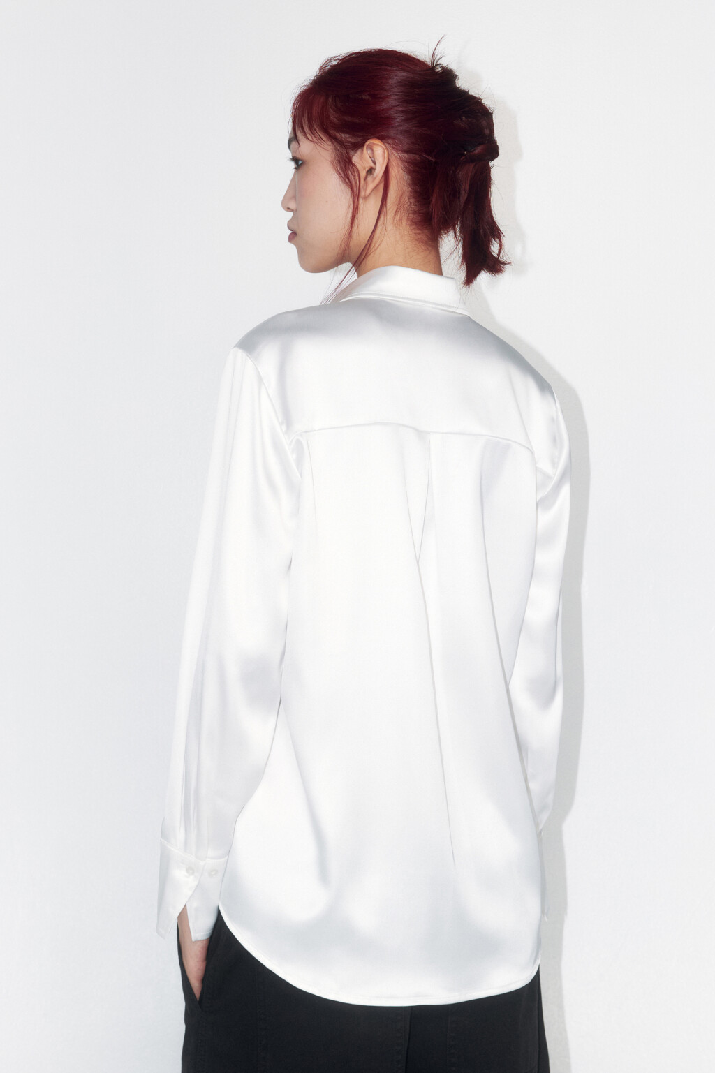 Блузка атласная с длинными рукавами - цвет белый - 5