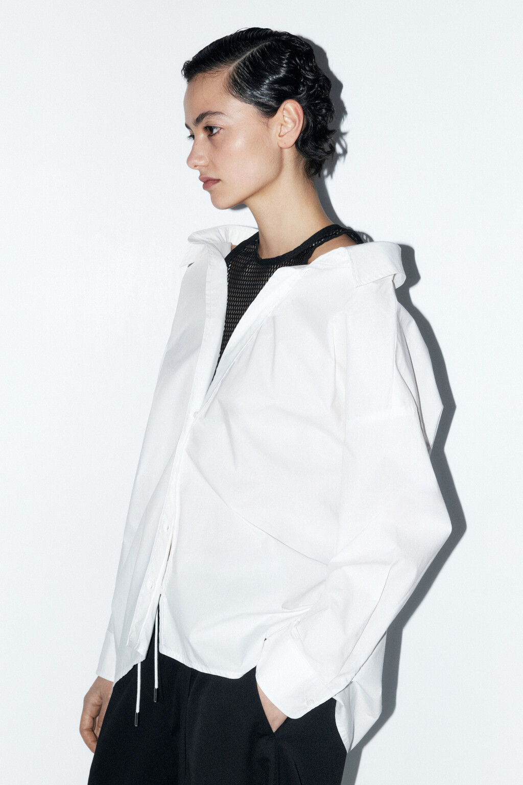 Рубашка oversize с майкой из сетки - цвет белый - 3