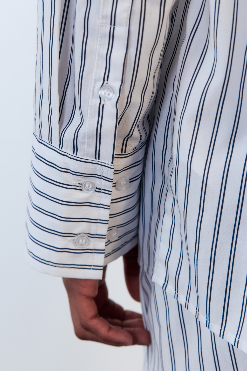 Рубашка свободная с принтом в полоску - цвет белый - 8