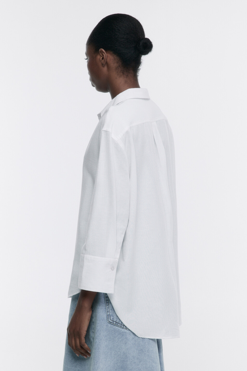 Рубашка oversize льняная с рукавами 7/8 - цвет белый - 4