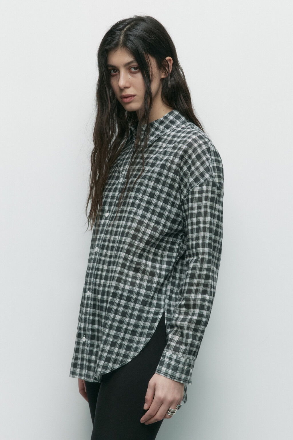 Рубашка oversize клетчатая с вареным эффектом - цвет черный - 4