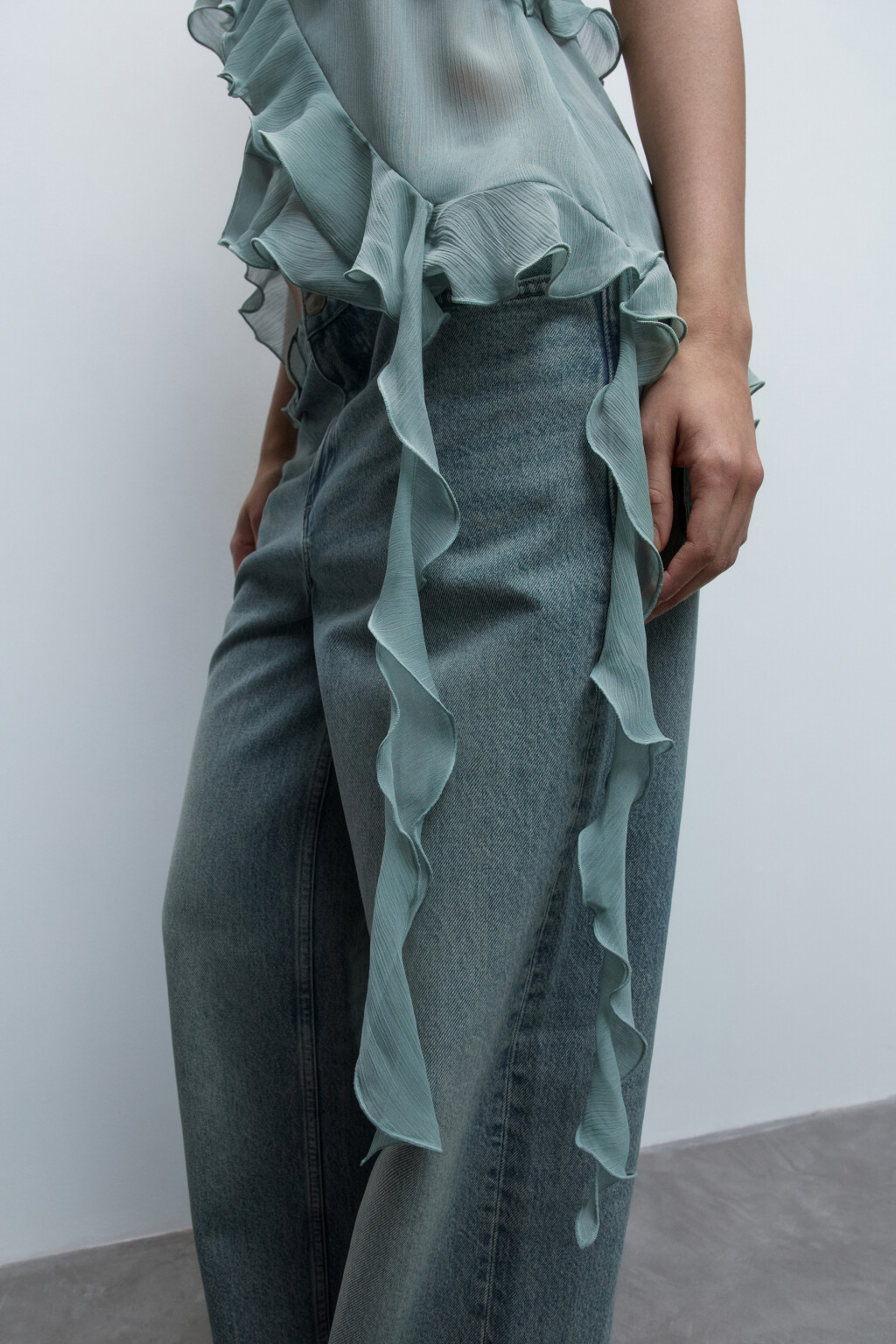 Блузка-топ шифоновая с асимметричными воланами - цвет мятный - 8