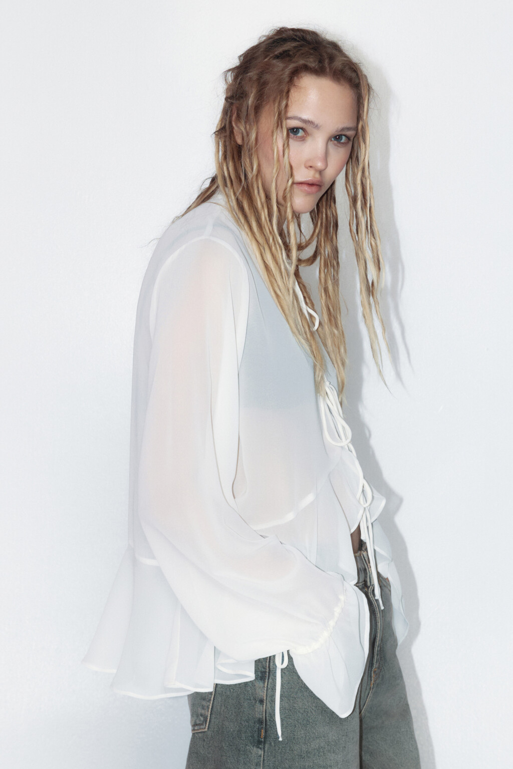 Блузка шифоновая с воланами и завязками - цвет молочный - 2