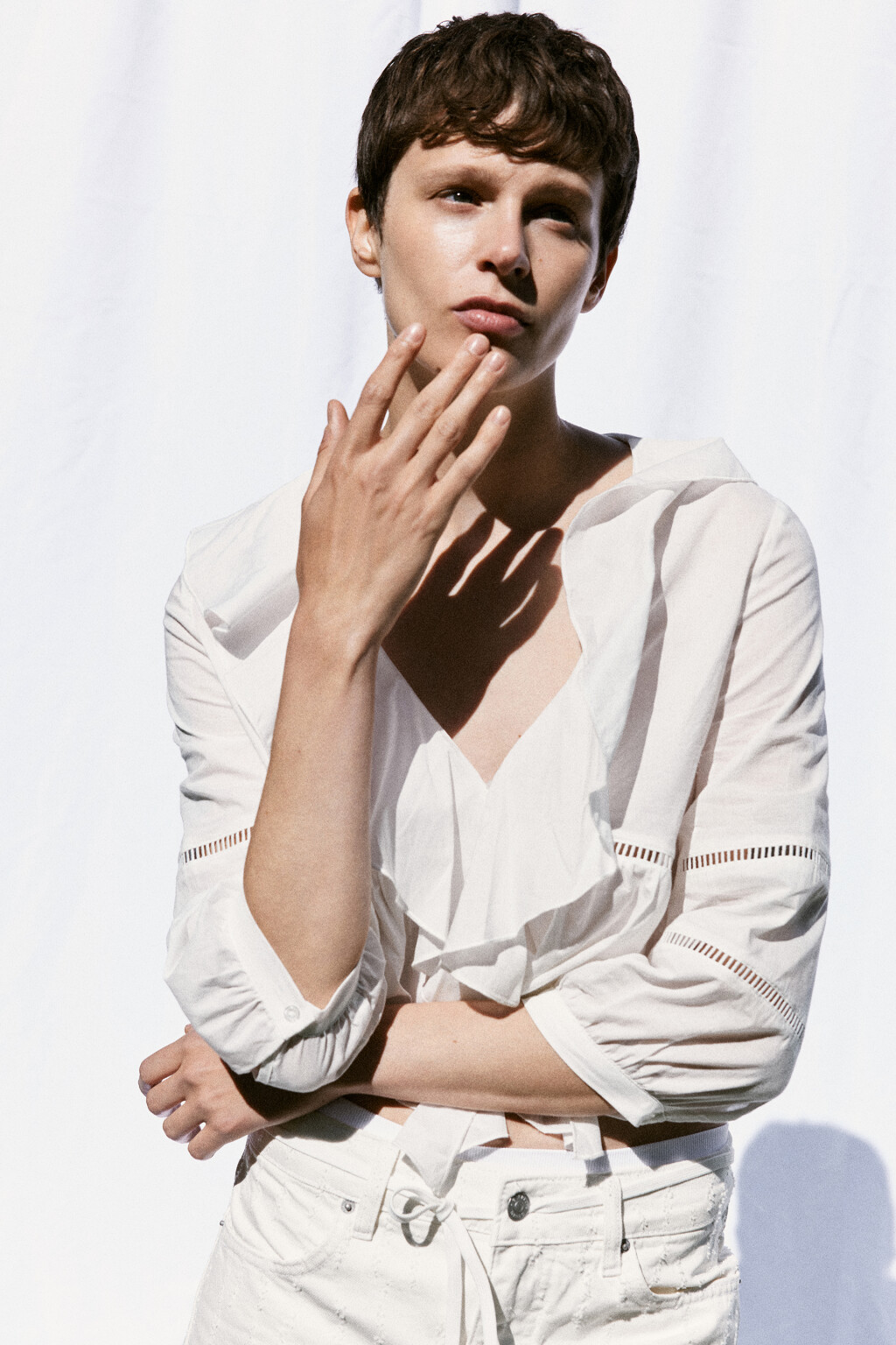 Блузка хлопковая укороченная с оборками - цвет белый - 7