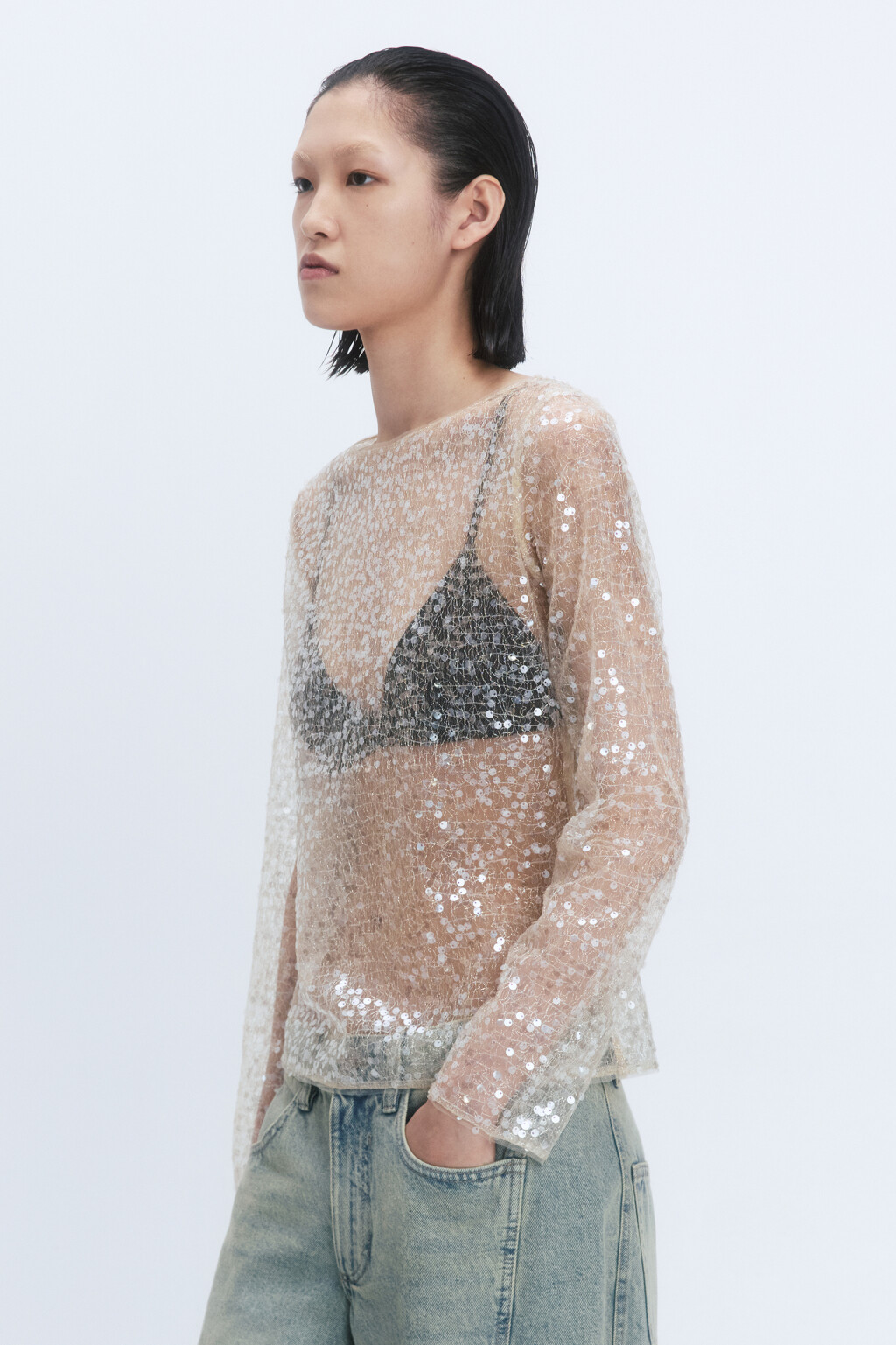 Блузка свободная из сетки с пайетками - цвет серый - 5